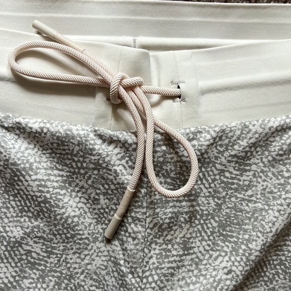 Athleta Venture Printed Pants - Picture 5 of 11